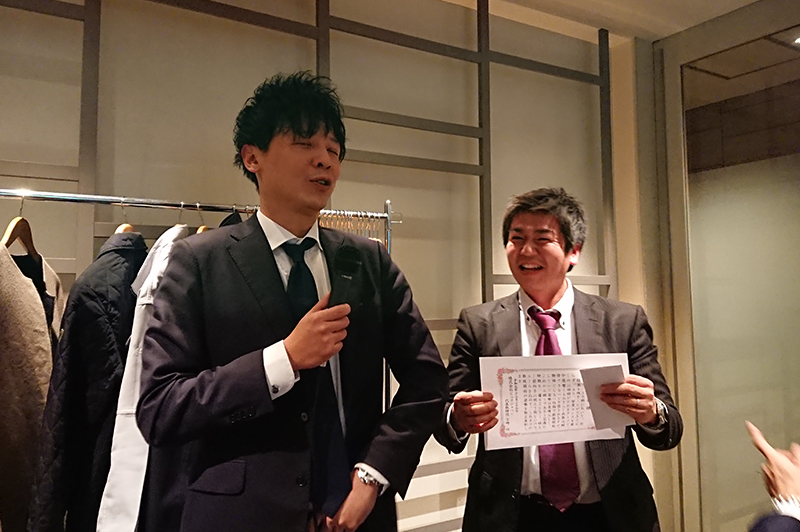 表彰式楽しんでますね